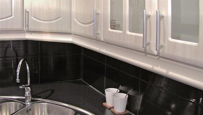 Möbelgriff lang 3480 Kunststoff verchromt