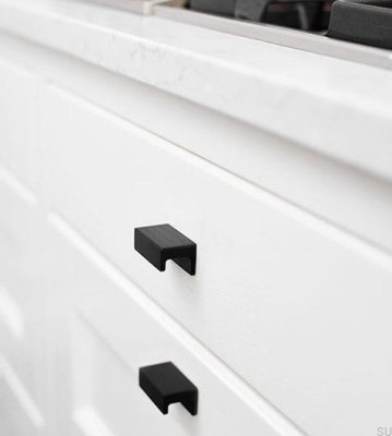 Station 32 länglicher Möbelgriff Aluminium Schwarz Matt Gebürstet