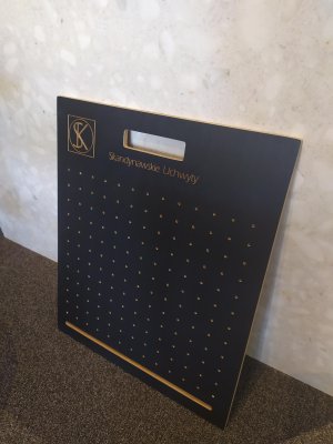 L-Display mit Logo