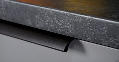 Ona 256 Edge Möbelgriff Aluminium Schwarz Eloxiert