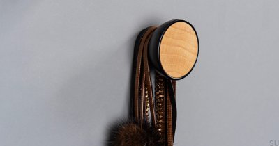 Bol Schwarzer Wandhalter aus Öko-Buchenholz