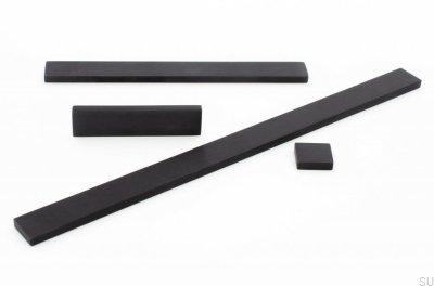 Clean Cut 128 Möbelgriff aus schwarzem Aluminium