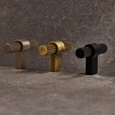 T-Bar Helix Stripe Möbelknopf Silber gebürstetes Metall (Inox-Look)