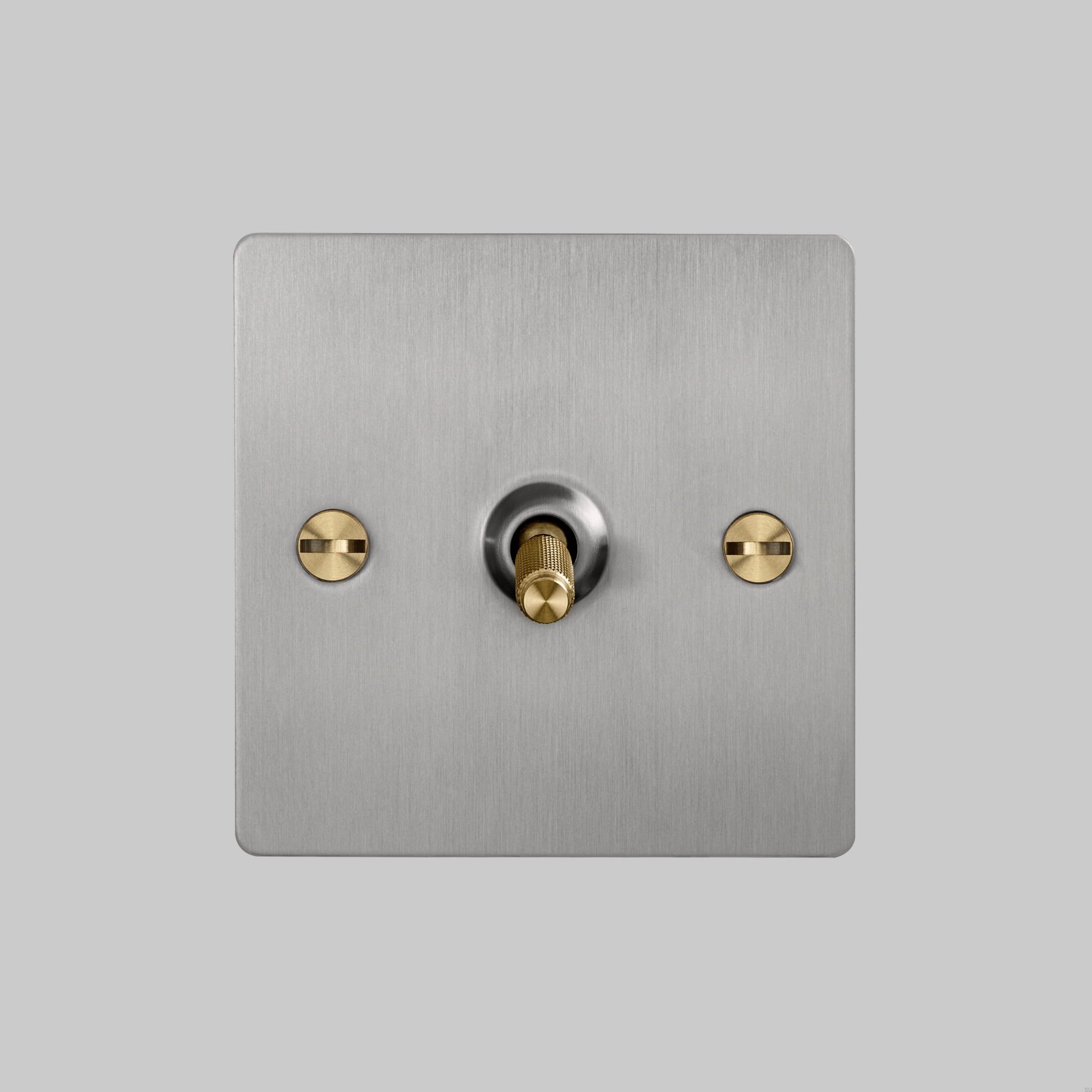 2.-1G_Toggle_Front_Steel_Brass-scaled.jpg
