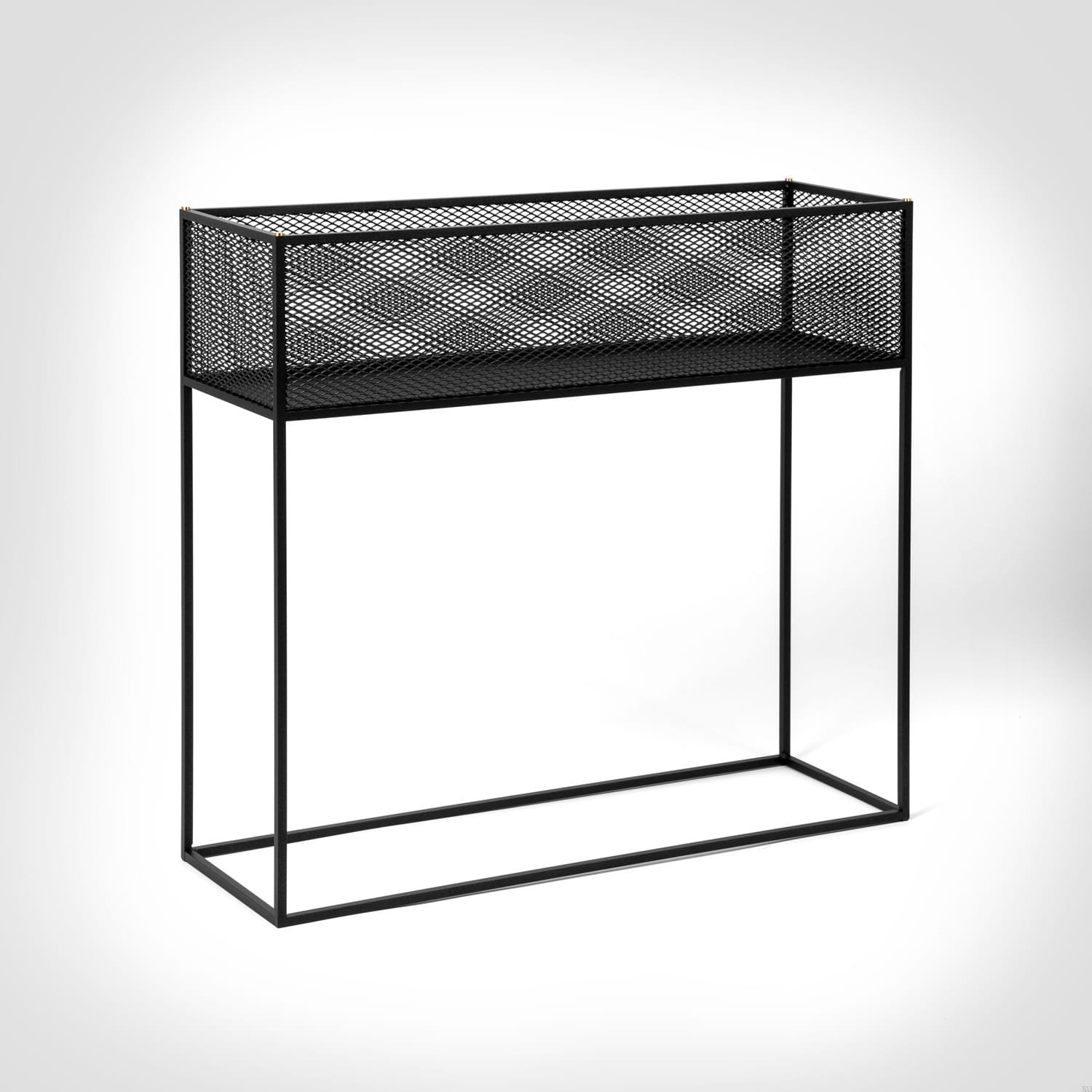 bp_meshed_planter_brass_side_vignette_web.jpg