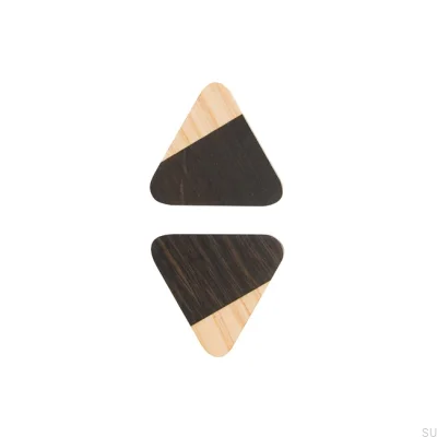 Möbelknopf Just Two dreieckig aus Holz dunkelbraun - farblos seidenmatt geölt