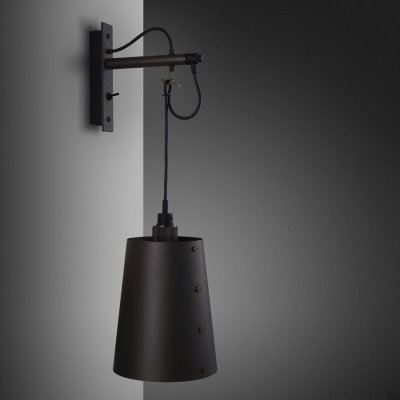 Wandleuchte „Hooked Cross L“, Stahl, Graphit mit gebranntem Bronze