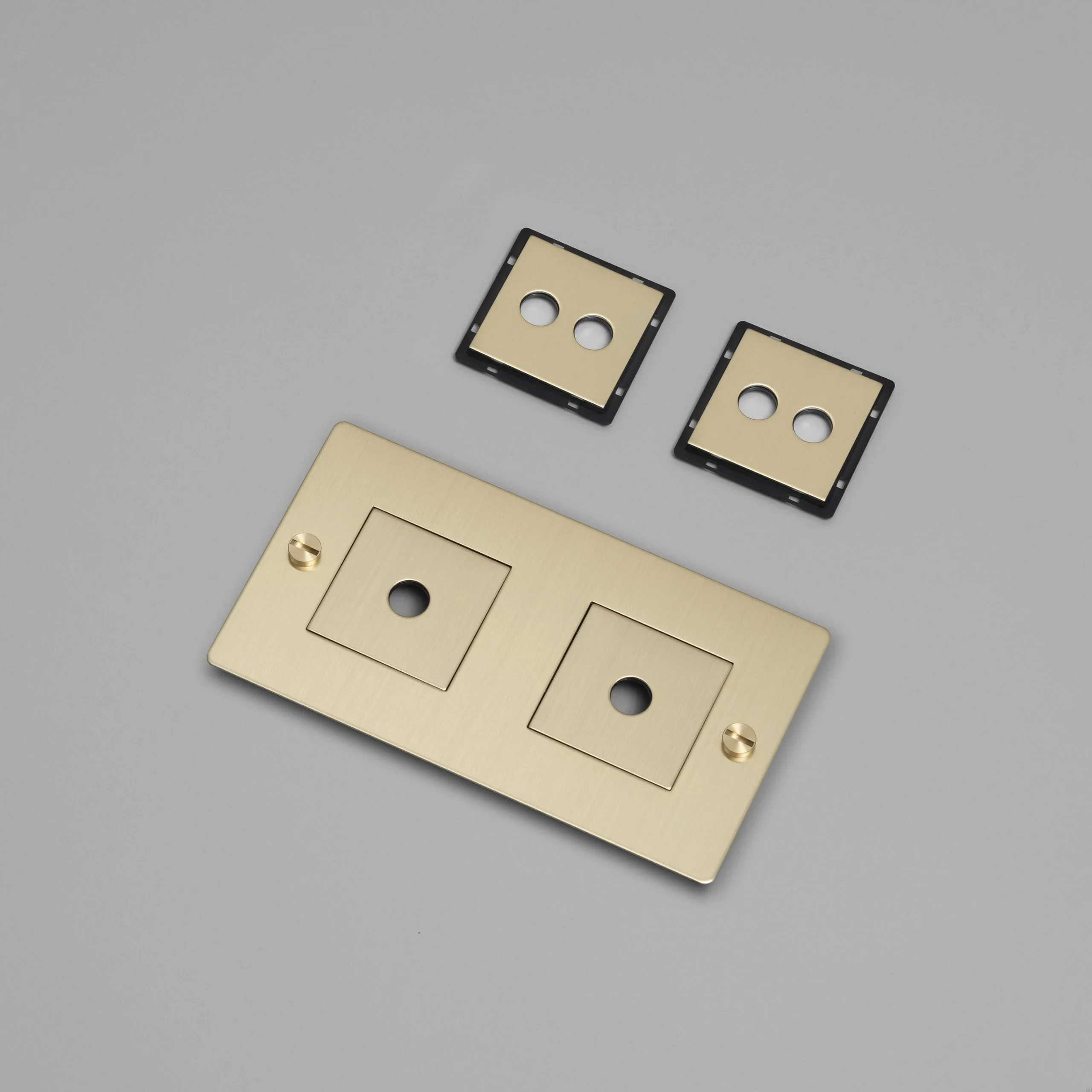 EU_ELECTRICITY_2G_Wall_Plate_Infill_Brass_Web-scaled.webp