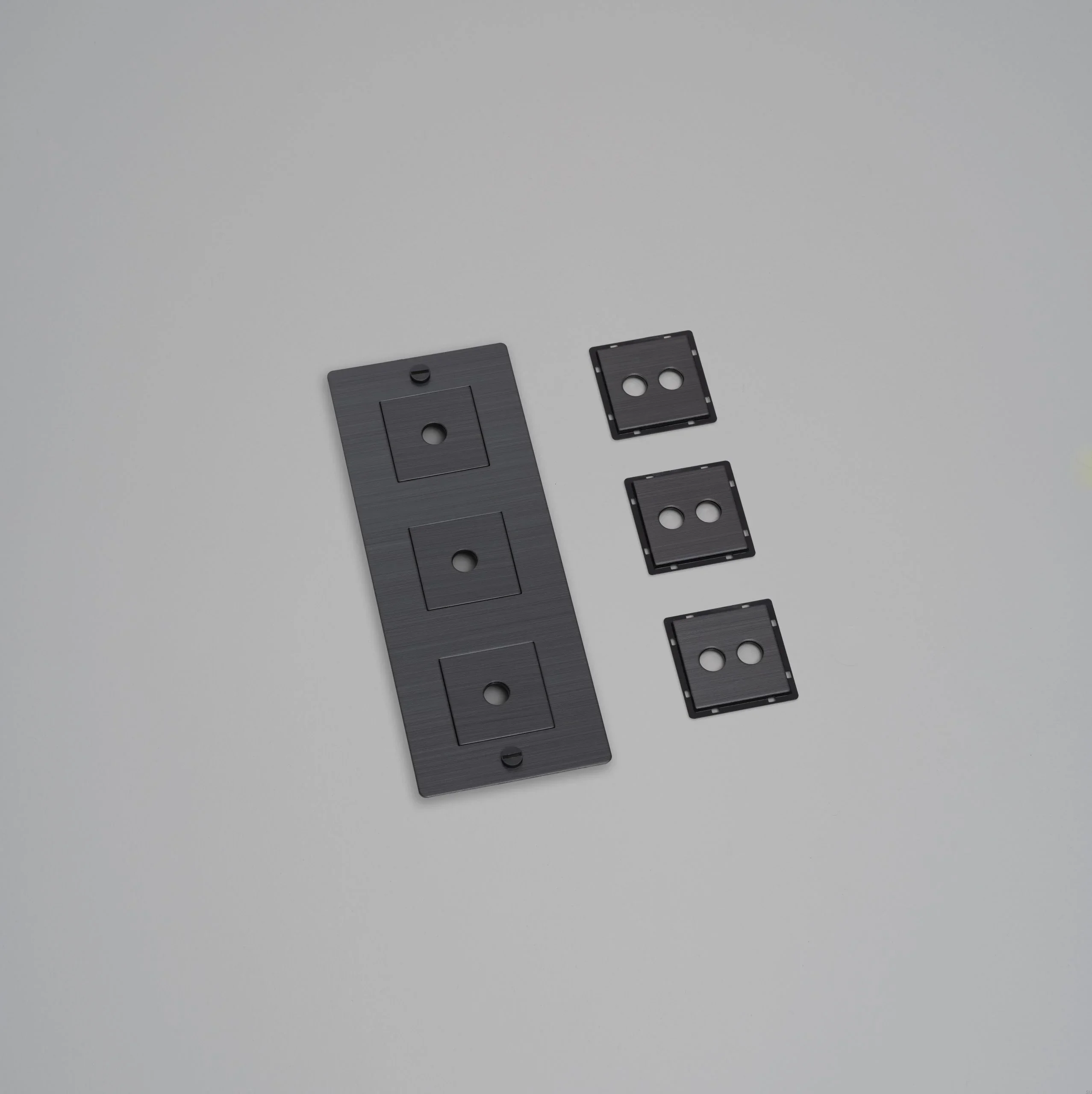 EU_ELECTRICITY_3G_Vertical_Wall_Plate_Infill_SmokedBronze-scaled.webp