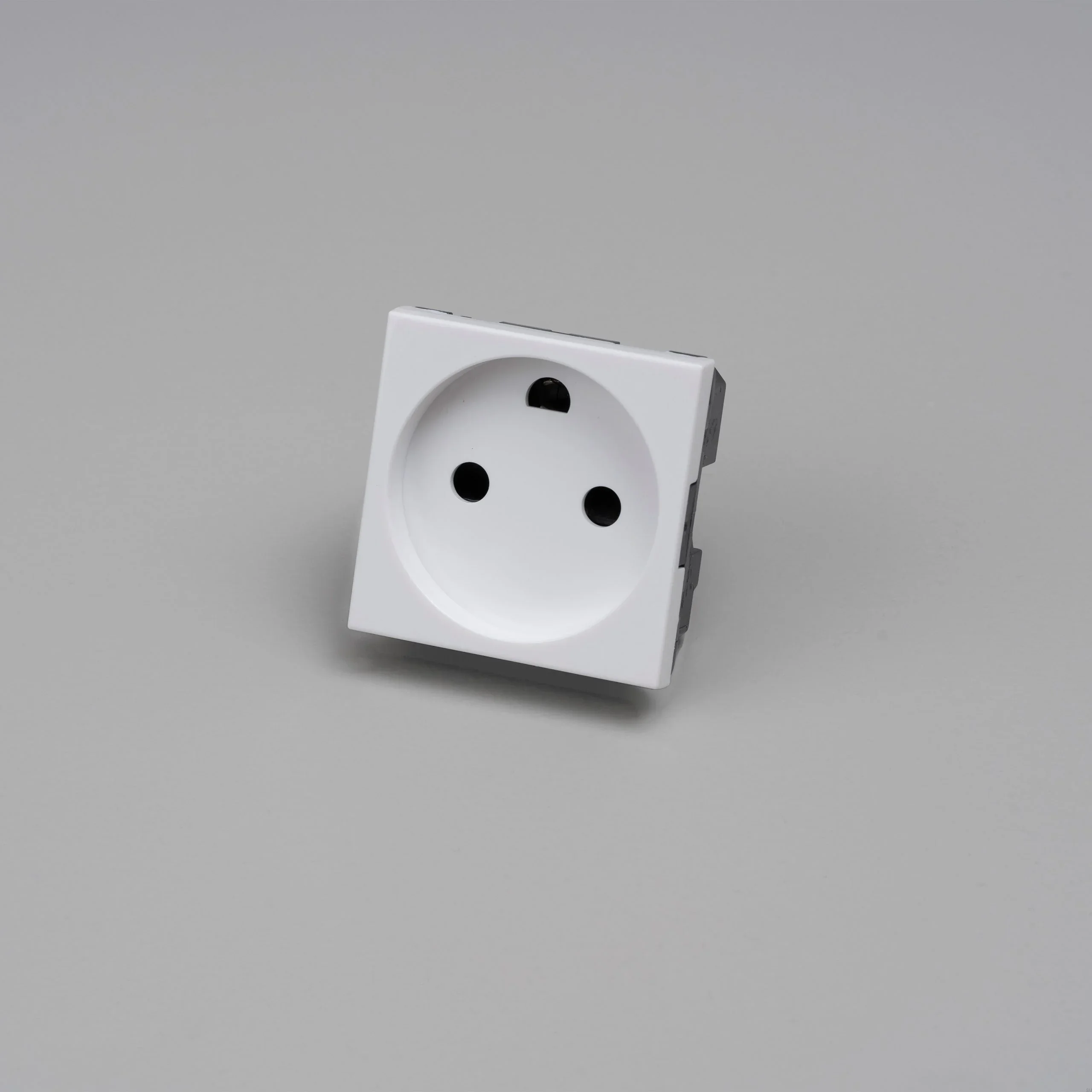 EU_Electricity_Danish_Type_K_White_Front_Web-scaled.webp