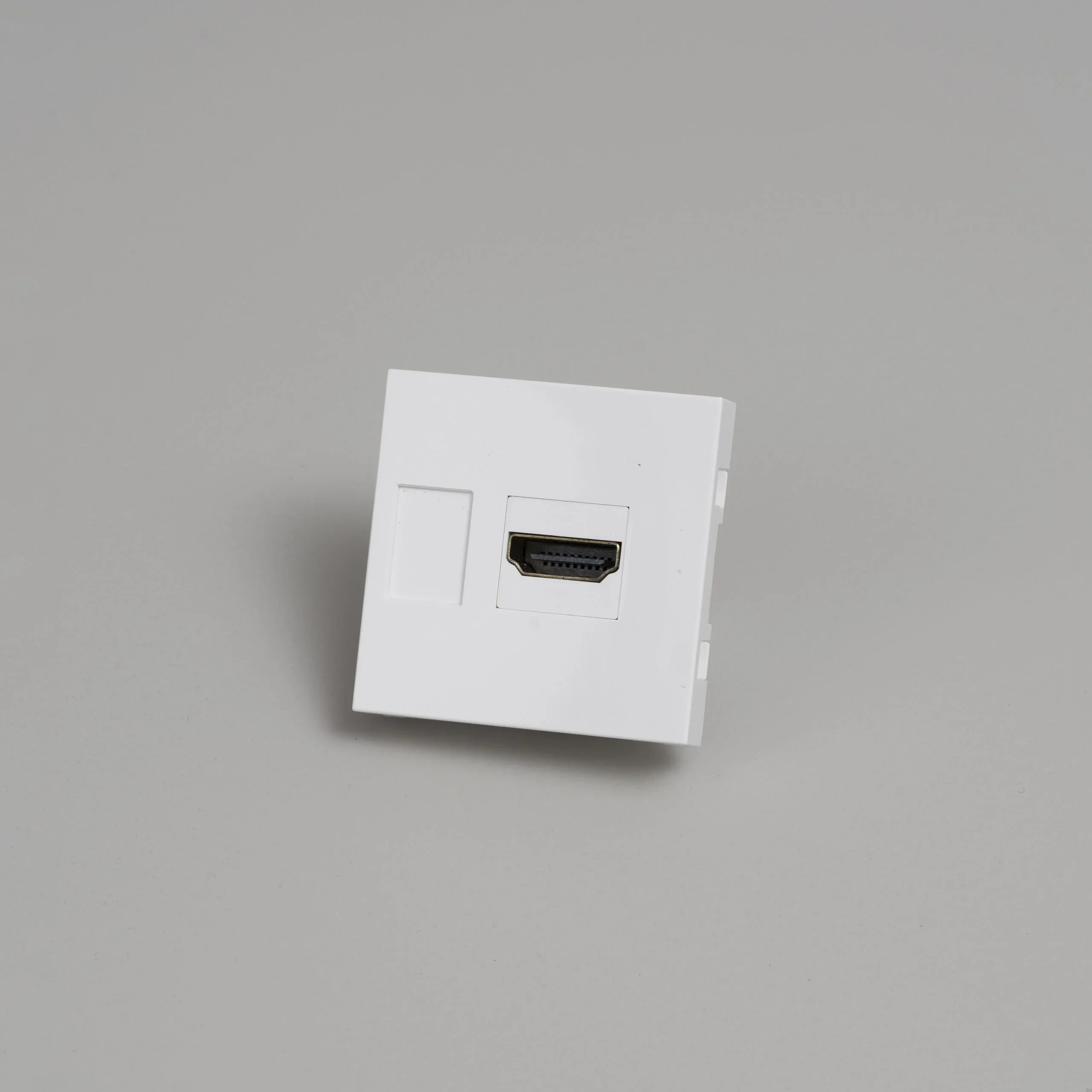 EU_Electricty_HDMI_White_Front_Web-scaled.webp