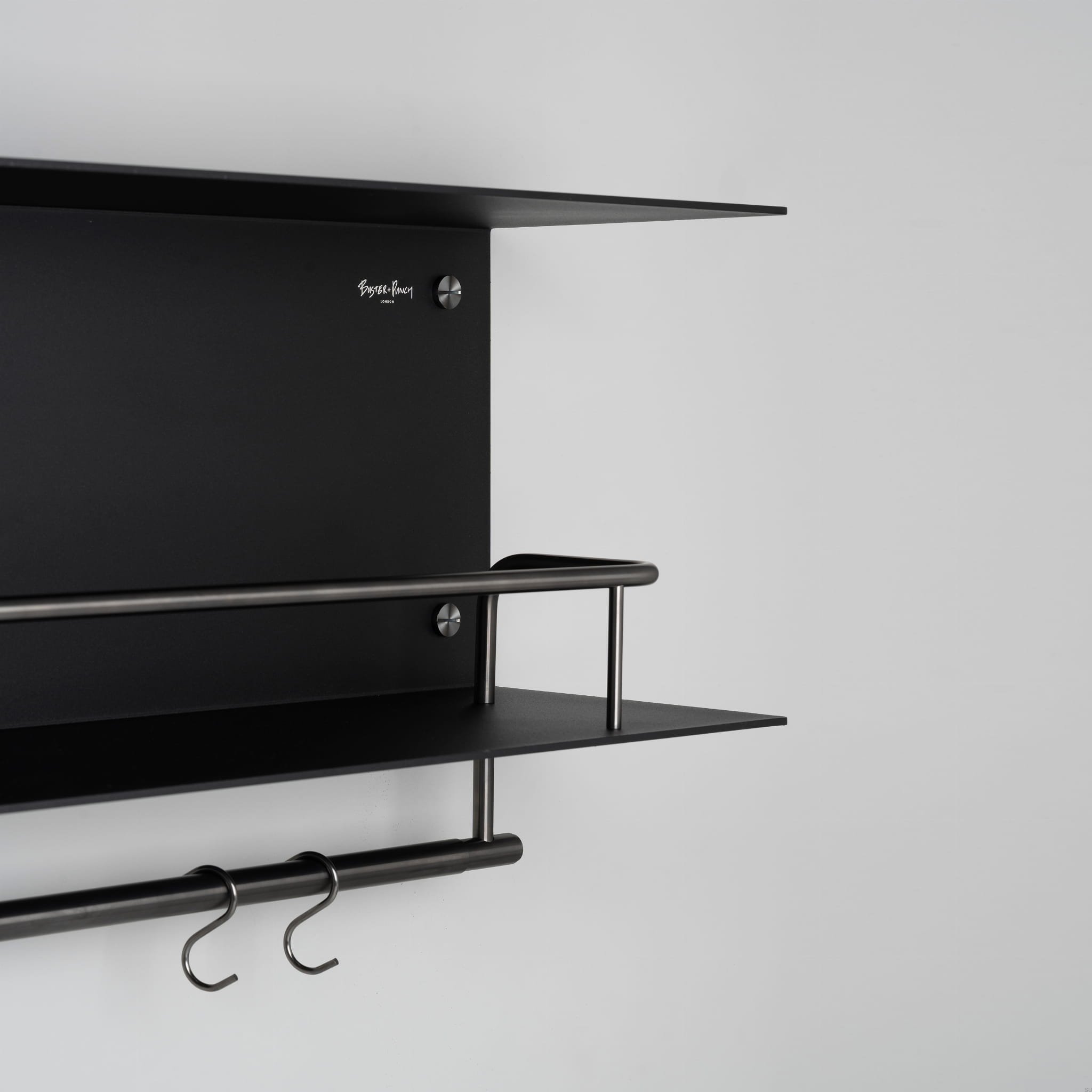 BP_Hanger_Black_Gun_Metal_Web_Square_03.jpg