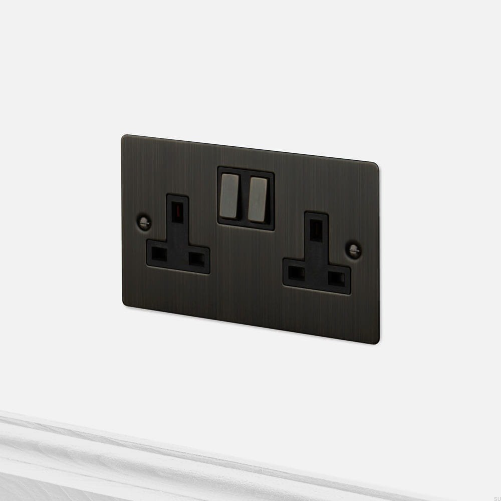 2g_uk-plug-smoked-bronze.jpg