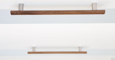 Langer Möbelgriff Ara W 224 Nussbaum mit Aluminium