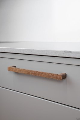 Länglicher Möbelgriff Sans 224 Holz Nussbaum