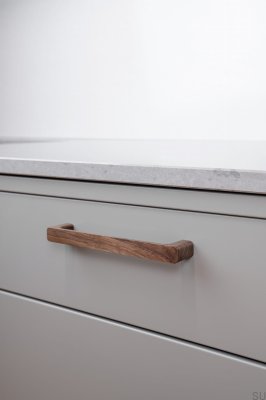 Länglicher Möbelgriff Sans 160 Holz Nussbaum