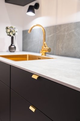 Side 40 Aluminium Gold Möbelgriff mit gebürsteter Kante