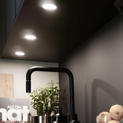 LED-Strahler Stella Flat 24 2700K Weiß
