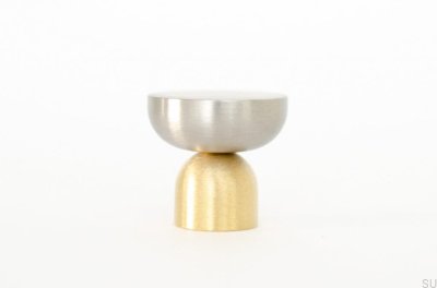 Kokeshi Mix 3032 Möbelknopf aus gebürstetem Messing, unlackiert mit gebürstetem Stahl