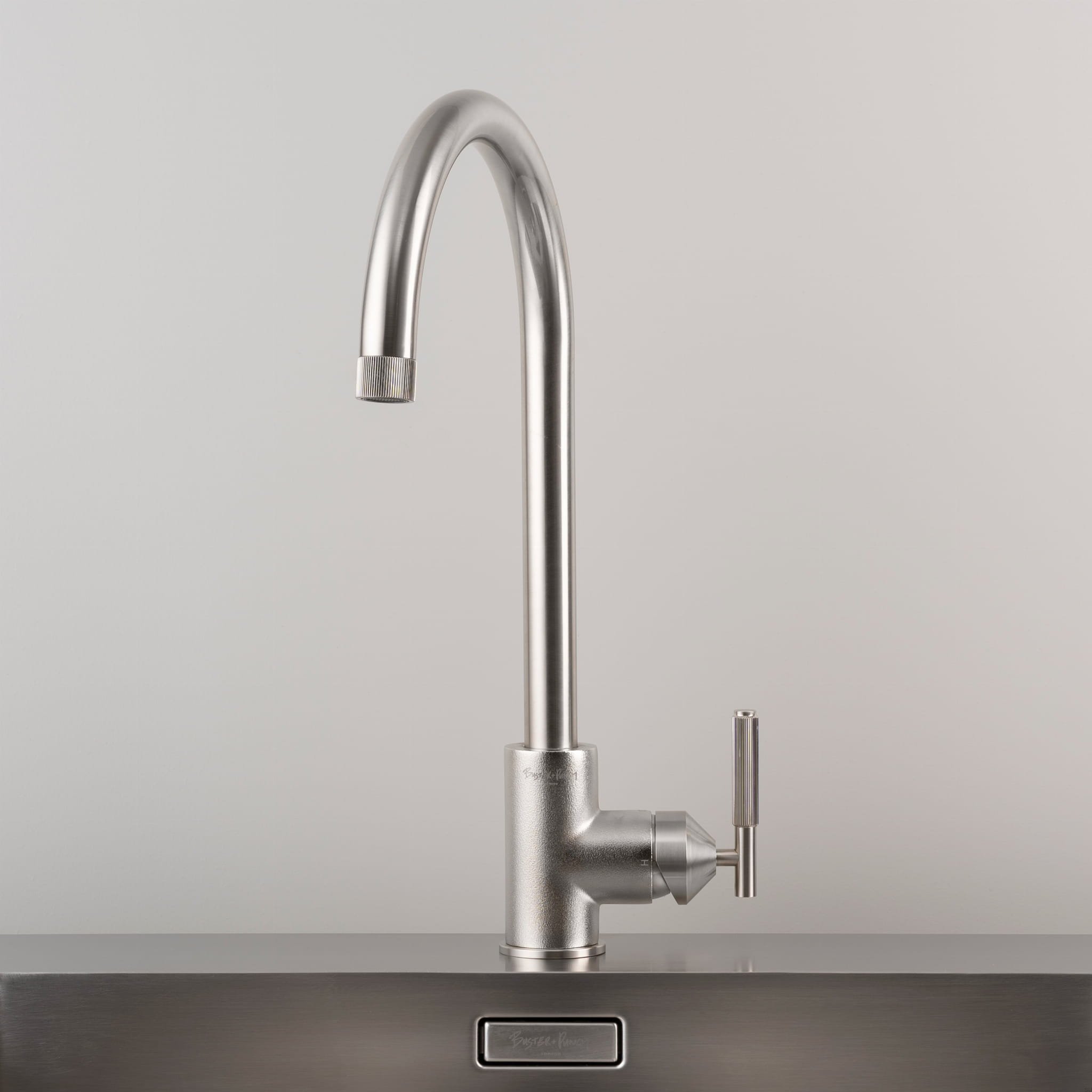 BP_Tap_Linear_ROW_Steel_Web_Square_02.jpg