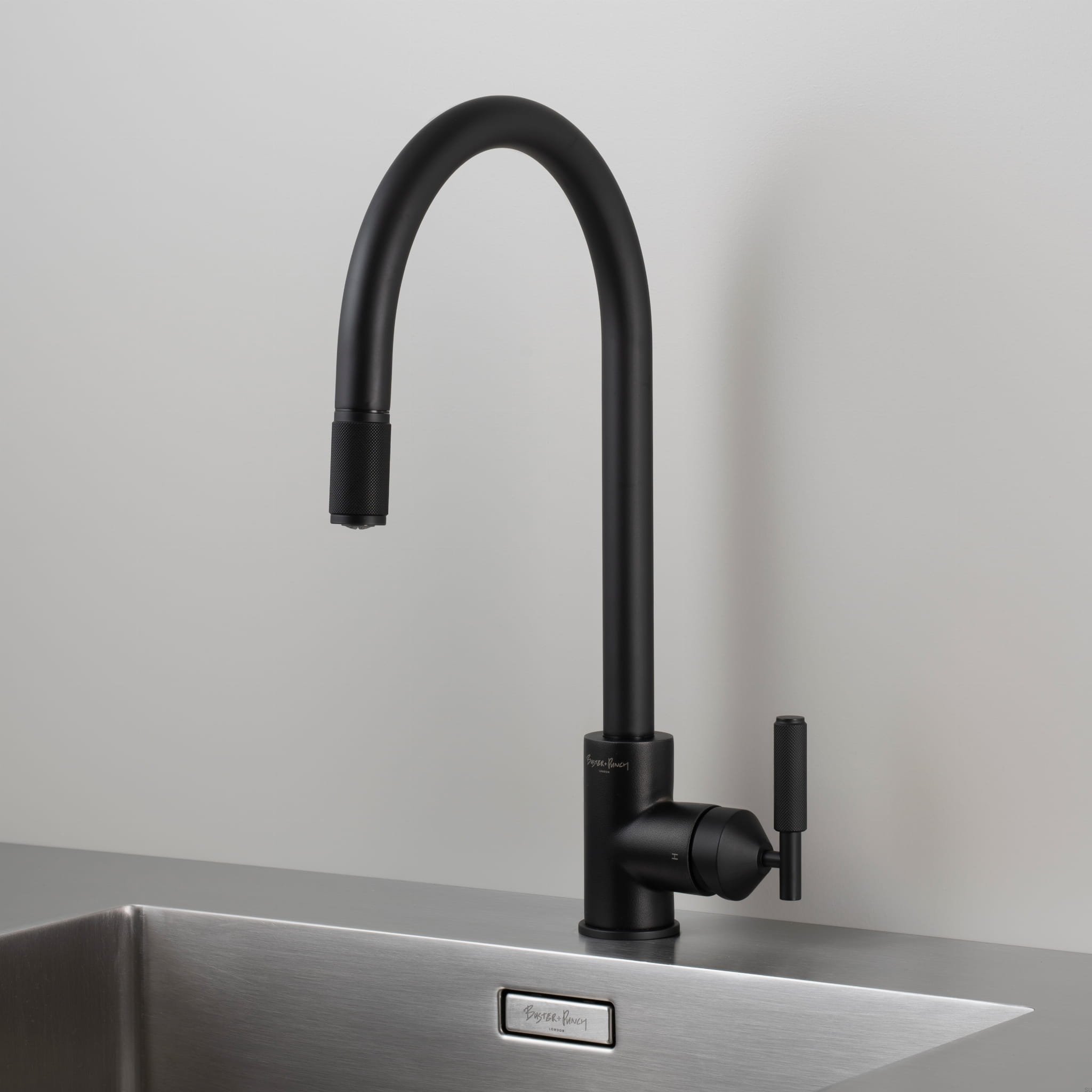 BP_Tap_Cross_Pullout_Black_Web_Square_01-A.jpg