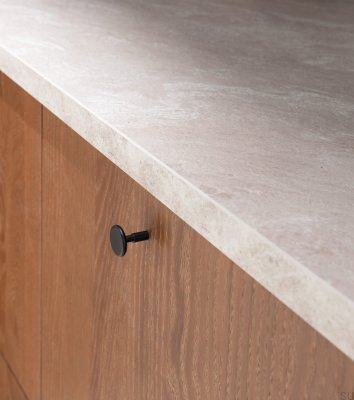 Spira Steel Mattschwarzer Möbelknopf