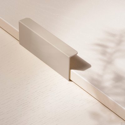 Möbelgriff Hide 120 mit Metallkante Greige