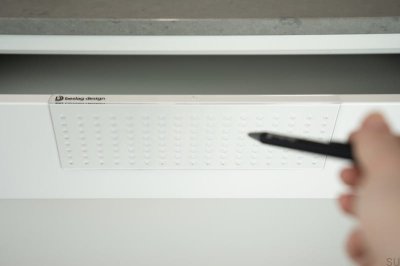 Schablone zum Bohren von Löchern für Griffe und Knöpfe