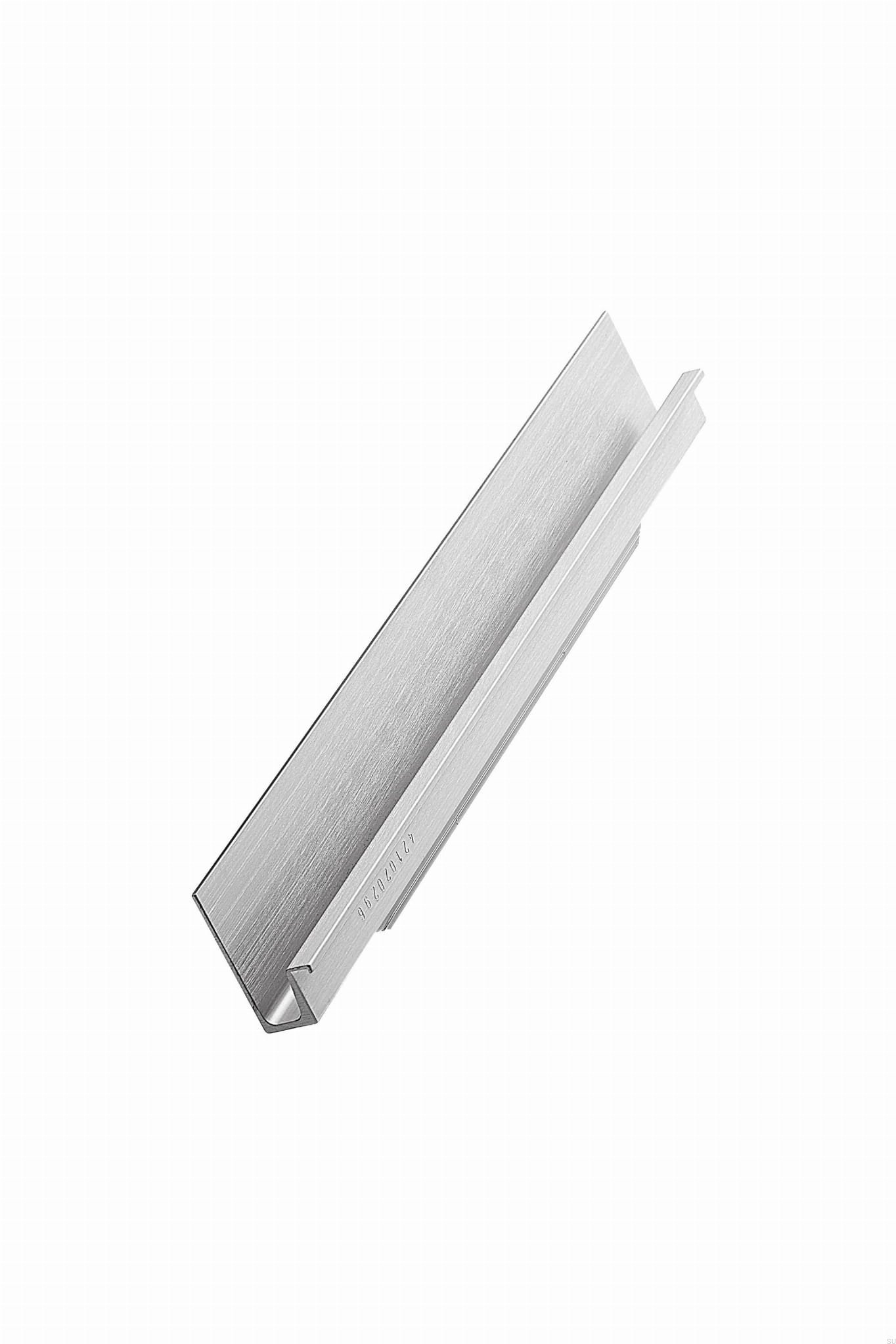 427320896-66--Uchwyt-meblowy-krawędziowy-Wall-10-896-Aluminiowy-Srebrny-Szczotkowany-Furnipart_Skandynawskie-Uchwyty_1