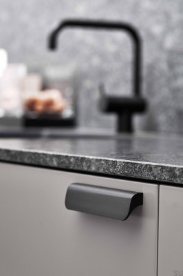 Länglicher Möbelgriff Fall 128 Aluminium Mattschwarz gebürstet