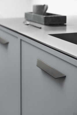 Streamline 96 länglicher Möbelgriff, Aluminium, mattschwarz