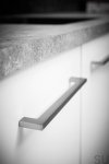 512860192-66--Uchwyt-meblowy-podłużny-Flat-192-Metalowy-Srebrny-Furnipart-Skandynawskie-Uchwyty_2