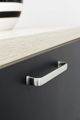 Gemeinsamer 160 Metall Silber gebürsteter länglicher Möbelgriff