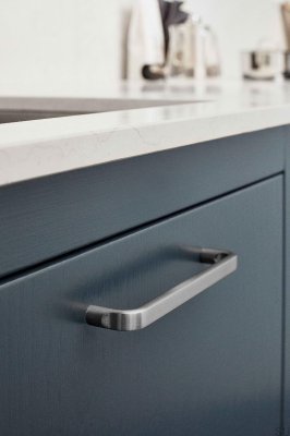 Base 160 Metall Silber Länglicher Möbelgriff
