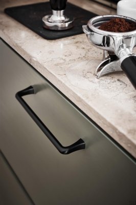 Konkaver 160 länglicher Möbelgriff, Metall, mattschwarz