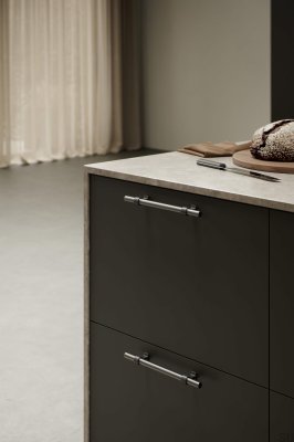 Bond 160 Metall Länglicher Möbelgriff Mattschwarz/Gun-Metal