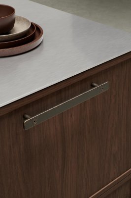 Tool 192 länglicher Möbelgriff, Metall, antike Bronze