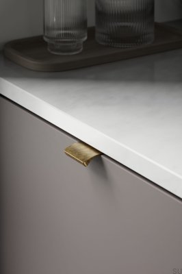 Möbelgriff Edge Straight 40 aus Aluminium in Antikgold