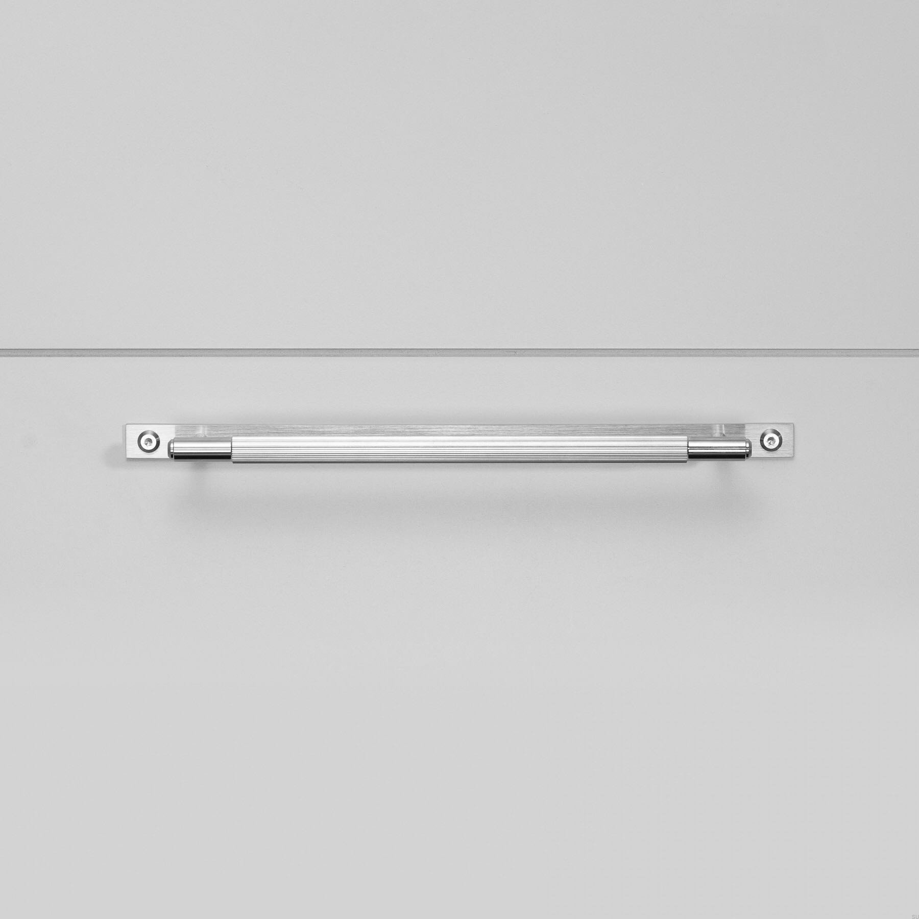 Zdjecie uchwytu Pull Bar Plate Linear stalowy frontalnie