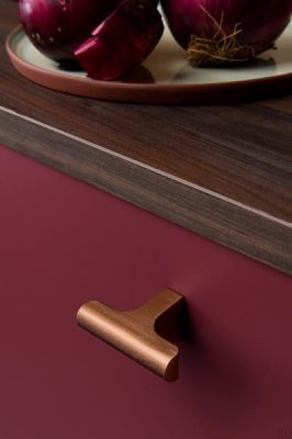 T-Bar Hinoki 60 Aluminium Möbelknopf Braun Gebürstet