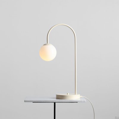 Una Schreibtischlampe aus Metall in Creme
