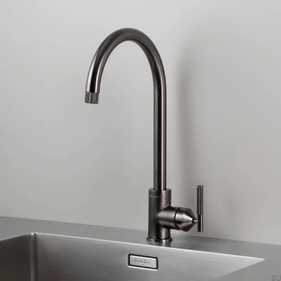 Lineare Küchenarmatur aus Messing in Gunmetal-Optik mit europäischem Anschluss