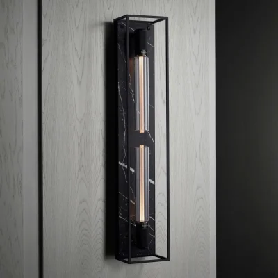 Wandleuchte „Caged Cross XL“ aus Stahl und schwarzem Marmor
