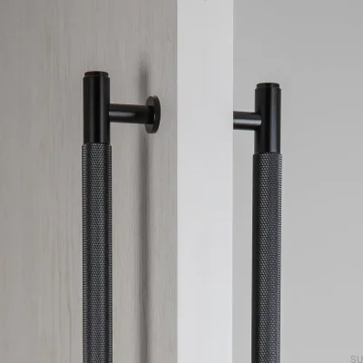 Schrank Cross 724 Stahl Schwarz Doppelseitiger länglicher Möbelgriff