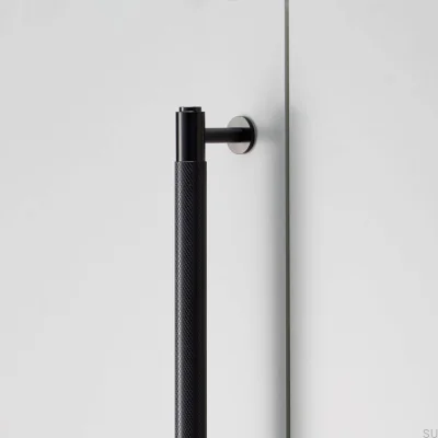 Schrank Cross 724 Stahl Schwarz Länglicher Möbelgriff