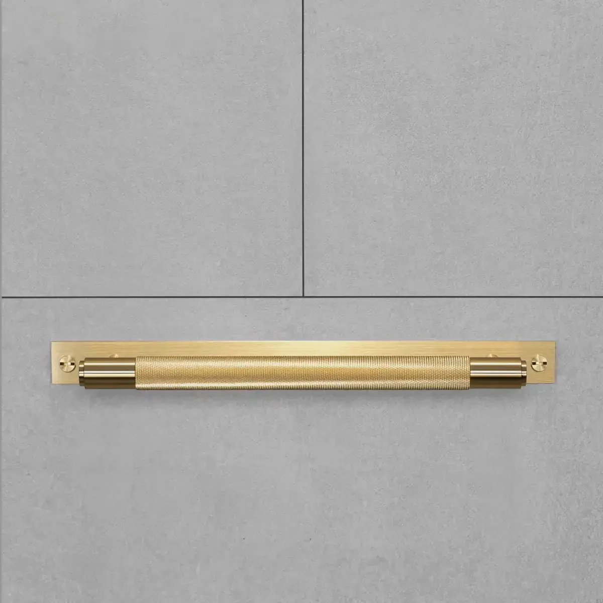 UPB-054578--Uchwyt-meblowy-podłużny-z-podkładką-Pull-Bar-Cross-Small-Mosiężny-Buster-+-Punch-Skandynawskie-Uchwyty_2
