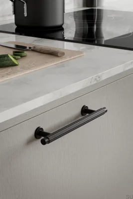 Villa 192 länglicher Möbelgriff, Metall, matt schwarz