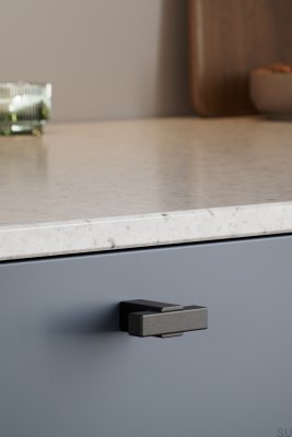 Möbelknopf Segment 44 Eichenholz mit mattschwarzer Oberfläche