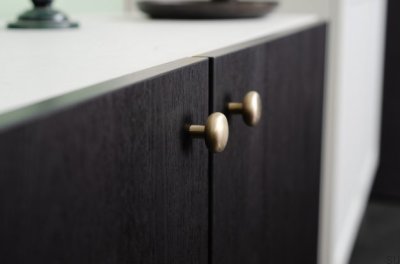Möbelknopf aus gebürstetem Messing, Karamell 24
