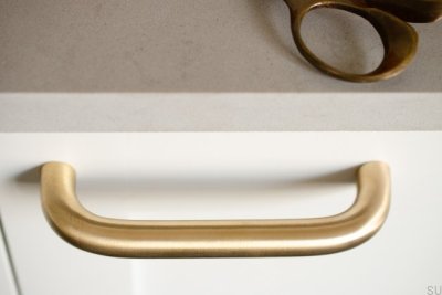 Griff 143, länglicher Möbelgriff, gebürstetes Messing